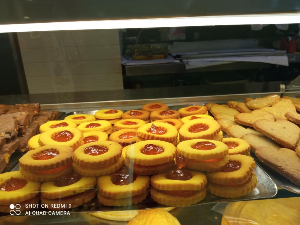Alojamento de Acomodação e Pequeno-almoço Golden Trani